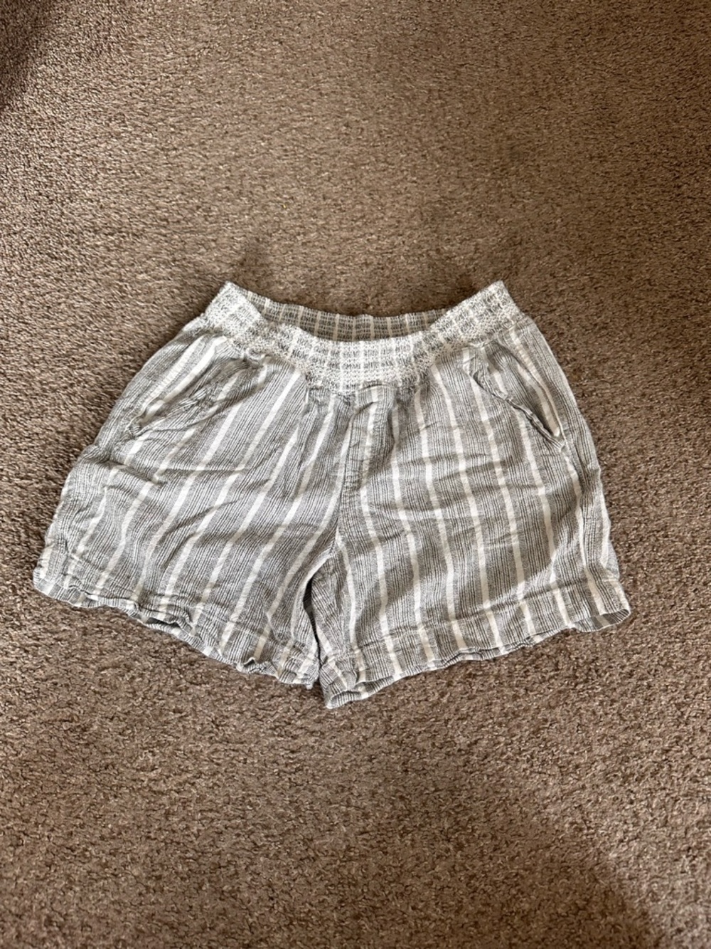 Briggs New York Gray & White Striped Women's Shorts